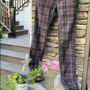 Free people size 28 lightweight Corduroy. Great condition-Classic color pattern!